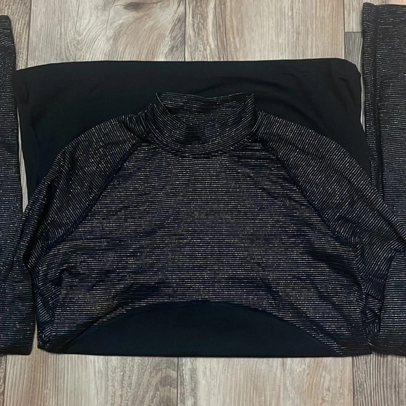 Nike Black Gold Cheer Volleyball Dri Fit Long Sleeve Fitted Under Shirt Small - Picture 4 of 5